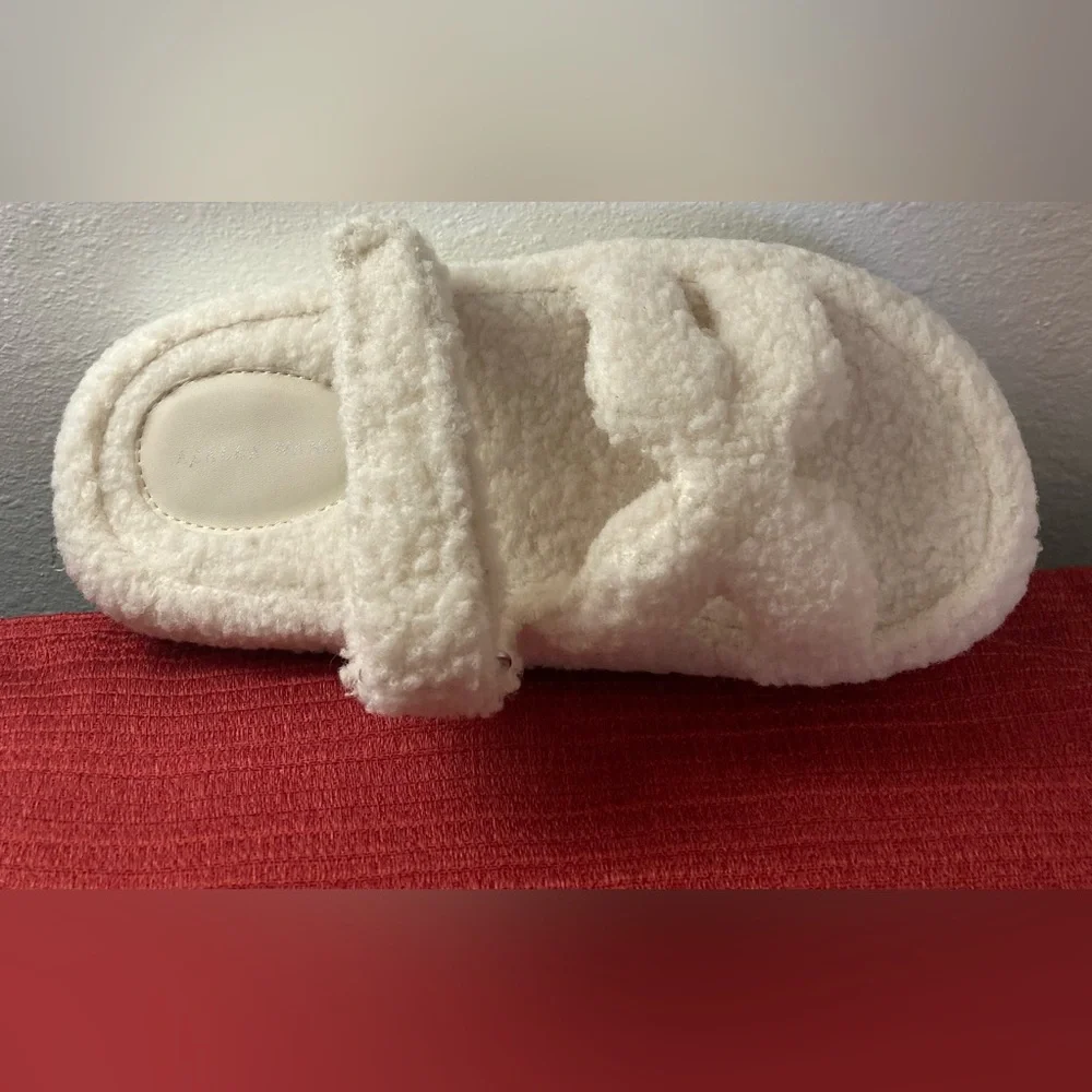 NWT…AZALEA WANG PLATFORM SLIDE SANDALS - Picture 4 of 16